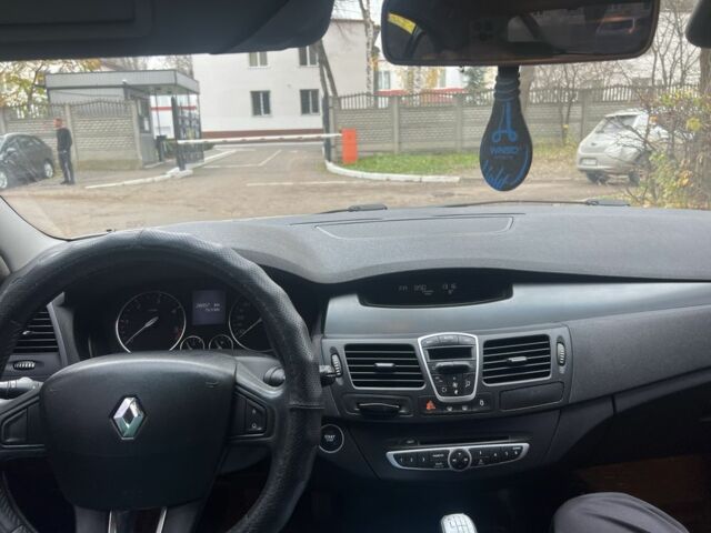 Серый Рено Лагуна, объемом двигателя 1.5 л и пробегом 286 тыс. км за 6300 $, фото 2 на Automoto.ua
