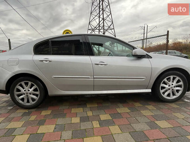 Серый Рено Лагуна, объемом двигателя 2 л и пробегом 227 тыс. км за 5550 $, фото 7 на Automoto.ua