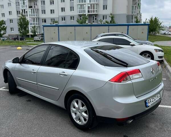 Серый Рено Лагуна, объемом двигателя 2 л и пробегом 314 тыс. км за 4999 $, фото 3 на Automoto.ua