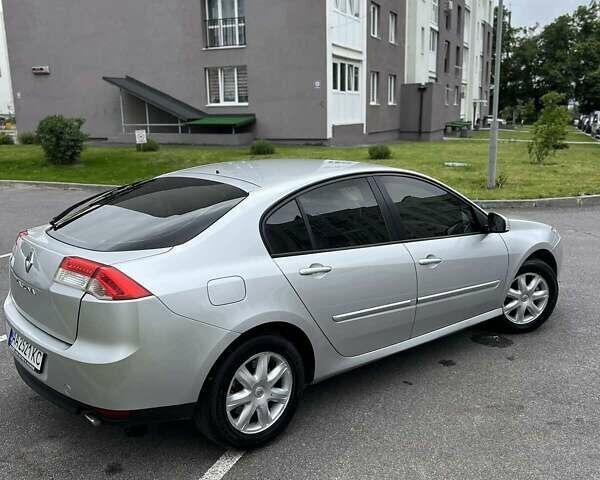 Серый Рено Лагуна, объемом двигателя 2 л и пробегом 314 тыс. км за 4999 $, фото 5 на Automoto.ua