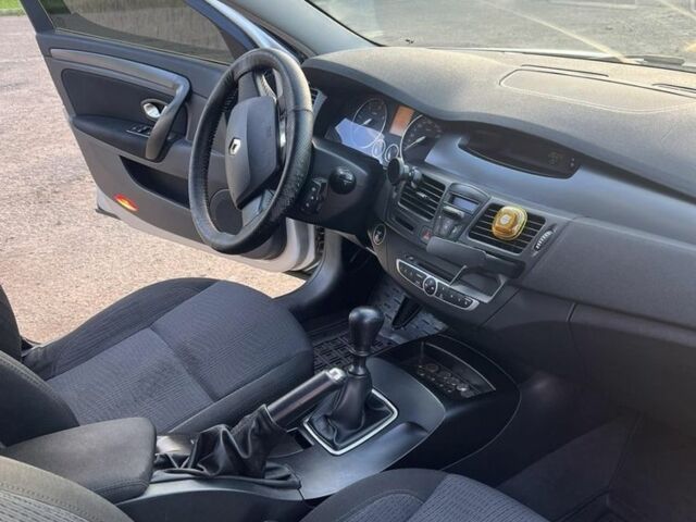 Сірий Рено Лагуна, об'ємом двигуна 2 л та пробігом 390 тис. км за 4522 $, фото 3 на Automoto.ua