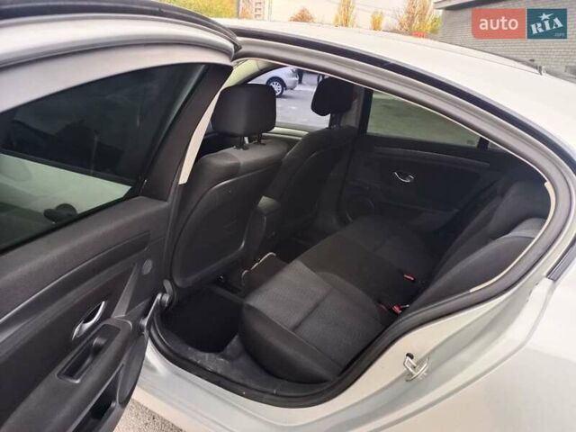 Рено Лагуна 2008 в Харькове на Automoto.ua Серый Рено Лагуна, объемом двигателя 1.6 л и пробегом 256 тыс. км за 5700 $, фото 10 на Automoto.ua