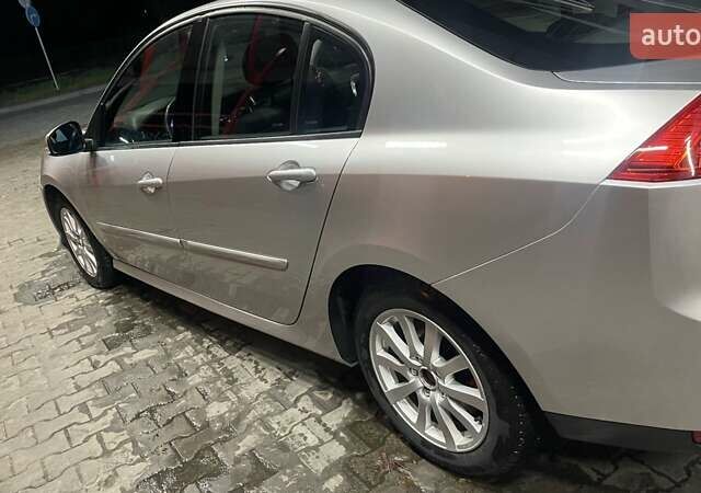 Сірий Рено Лагуна, об'ємом двигуна 2 л та пробігом 360 тис. км за 6200 $, фото 6 на Automoto.ua