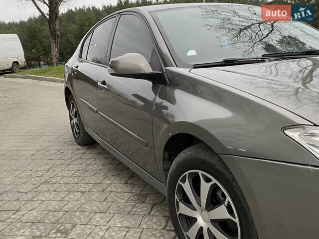 Сірий Рено Лагуна, об'ємом двигуна 2 л та пробігом 388 тис. км за 5300 $, фото 2 на Automoto.ua