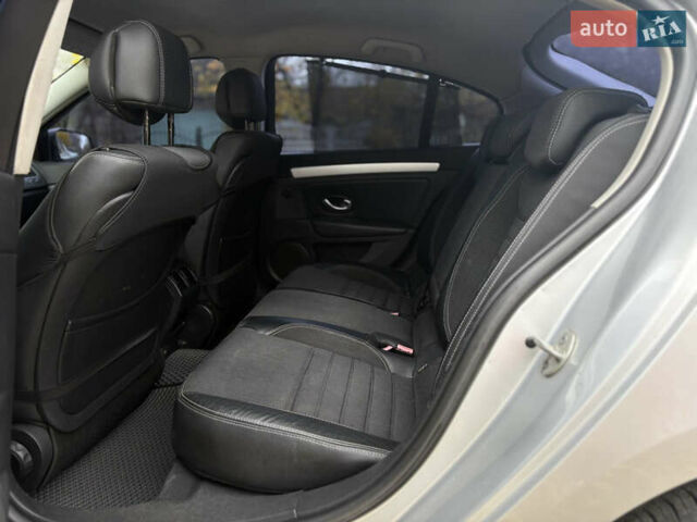 Серый Рено Лагуна, объемом двигателя 2 л и пробегом 299 тыс. км за 6800 $, фото 4 на Automoto.ua