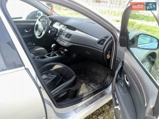 Серый Рено Лагуна, объемом двигателя 2 л и пробегом 244 тыс. км за 6100 $, фото 7 на Automoto.ua