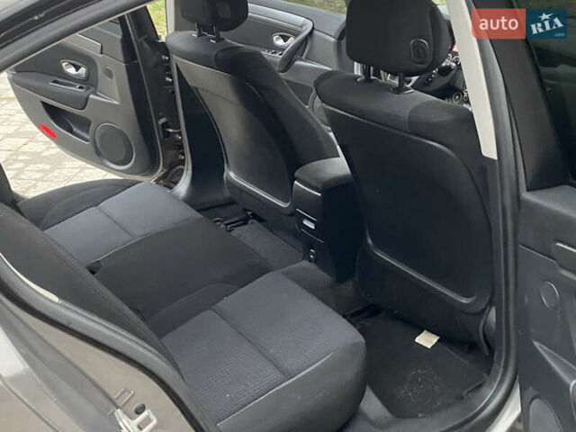 Сірий Рено Лагуна, об'ємом двигуна 2 л та пробігом 388 тис. км за 5300 $, фото 14 на Automoto.ua