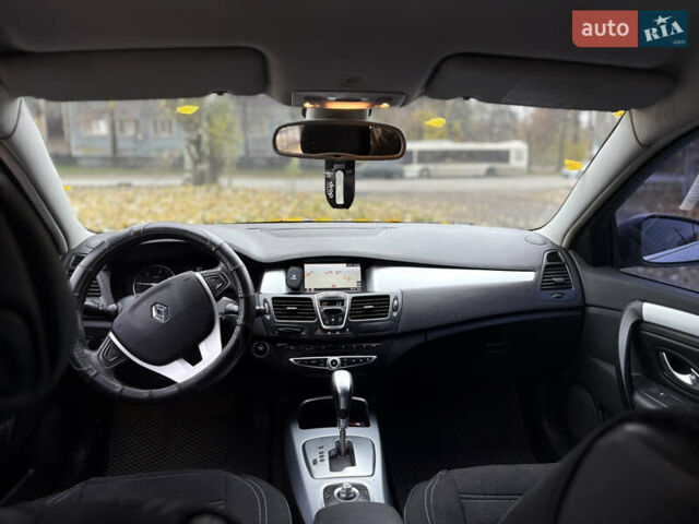 Серый Рено Лагуна, объемом двигателя 2 л и пробегом 299 тыс. км за 6800 $, фото 5 на Automoto.ua