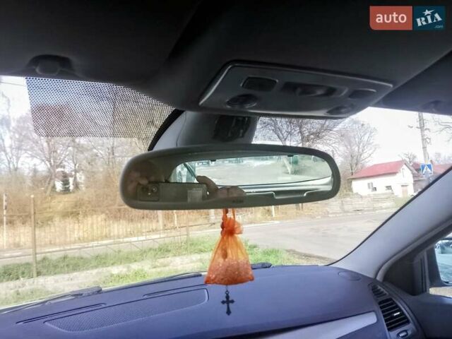 Серый Рено Лагуна, объемом двигателя 2 л и пробегом 244 тыс. км за 6100 $, фото 2 на Automoto.ua