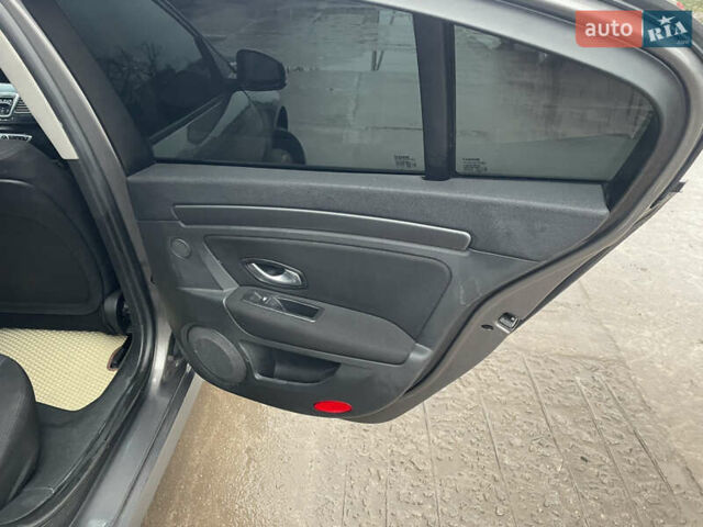 Сірий Рено Лагуна, об'ємом двигуна 1.46 л та пробігом 246 тис. км за 4777 $, фото 19 на Automoto.ua