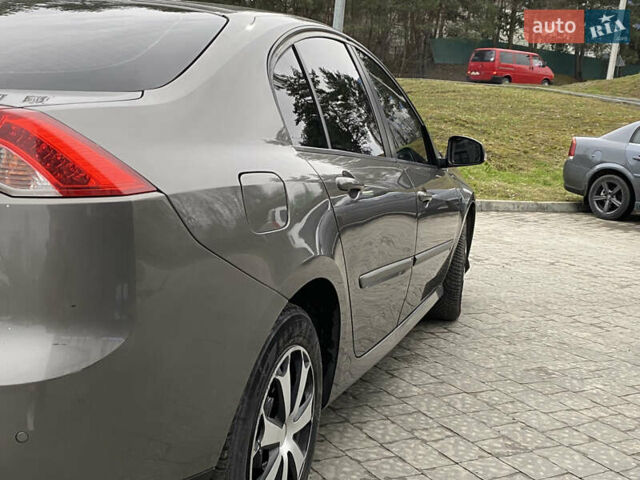 Сірий Рено Лагуна, об'ємом двигуна 2 л та пробігом 388 тис. км за 5300 $, фото 9 на Automoto.ua