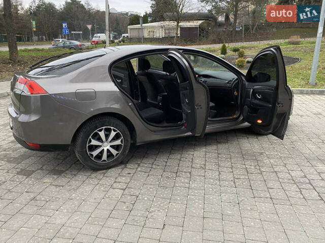 Сірий Рено Лагуна, об'ємом двигуна 2 л та пробігом 388 тис. км за 5300 $, фото 18 на Automoto.ua