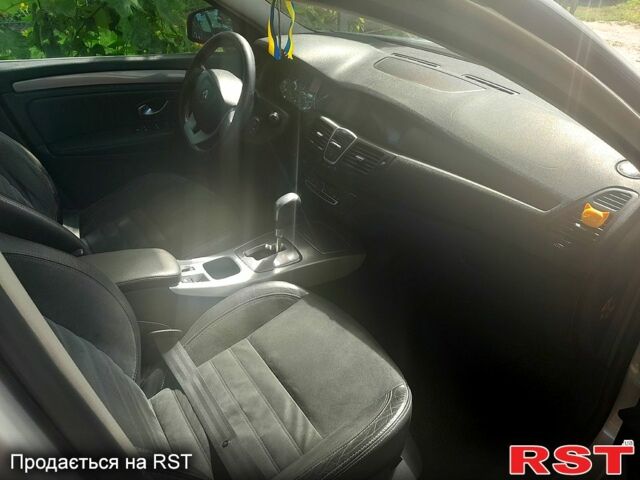 Серый Рено Лагуна, объемом двигателя 2 л и пробегом 0 тыс. км за 5200 $, фото 6 на Automoto.ua