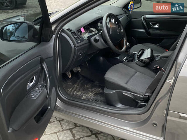 Сірий Рено Лагуна, об'ємом двигуна 2 л та пробігом 388 тис. км за 5300 $, фото 12 на Automoto.ua