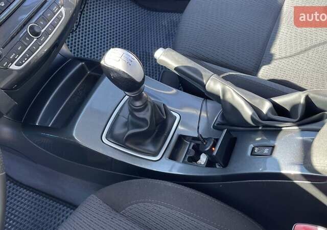 Сірий Рено Лагуна, об'ємом двигуна 2 л та пробігом 360 тис. км за 6200 $, фото 20 на Automoto.ua