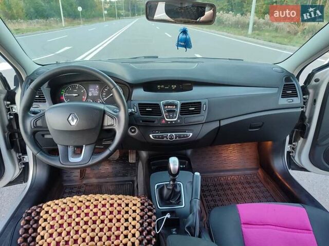 Серый Рено Лагуна, объемом двигателя 1.5 л и пробегом 277 тыс. км за 5850 $, фото 16 на Automoto.ua