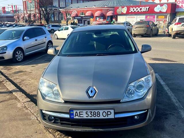 Серый Рено Лагуна, объемом двигателя 1.5 л и пробегом 237 тыс. км за 6300 $, фото 1 на Automoto.ua
