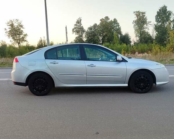 Серый Рено Лагуна, объемом двигателя 1.5 л и пробегом 277 тыс. км за 5850 $, фото 3 на Automoto.ua