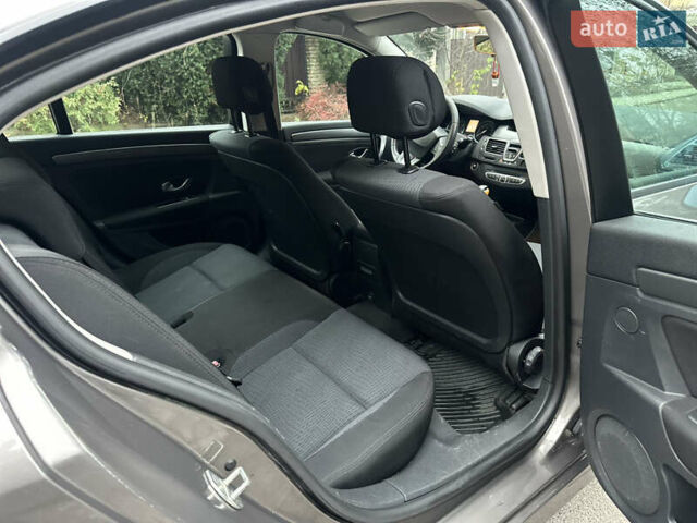 Серый Рено Лагуна, объемом двигателя 1.46 л и пробегом 272 тыс. км за 4600 $, фото 14 на Automoto.ua