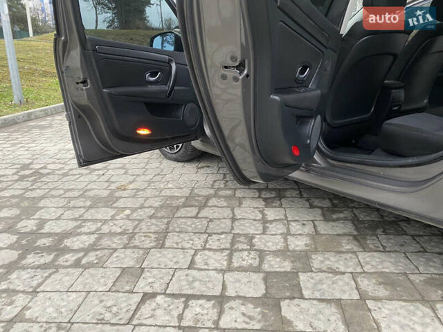 Сірий Рено Лагуна, об'ємом двигуна 2 л та пробігом 388 тис. км за 5300 $, фото 15 на Automoto.ua