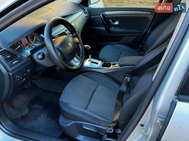 Серый Рено Лагуна, объемом двигателя 2 л и пробегом 314 тыс. км за 5350 $, фото 10 на Automoto.ua