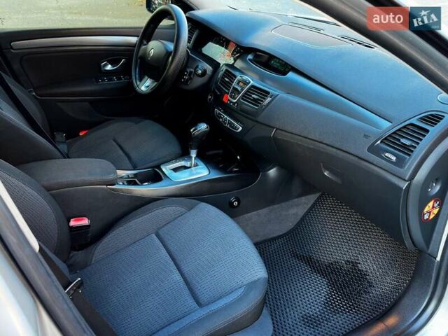 Серый Рено Лагуна, объемом двигателя 2 л и пробегом 314 тыс. км за 5350 $, фото 11 на Automoto.ua