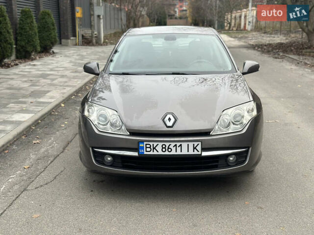 Серый Рено Лагуна, объемом двигателя 1.46 л и пробегом 272 тыс. км за 4600 $, фото 2 на Automoto.ua