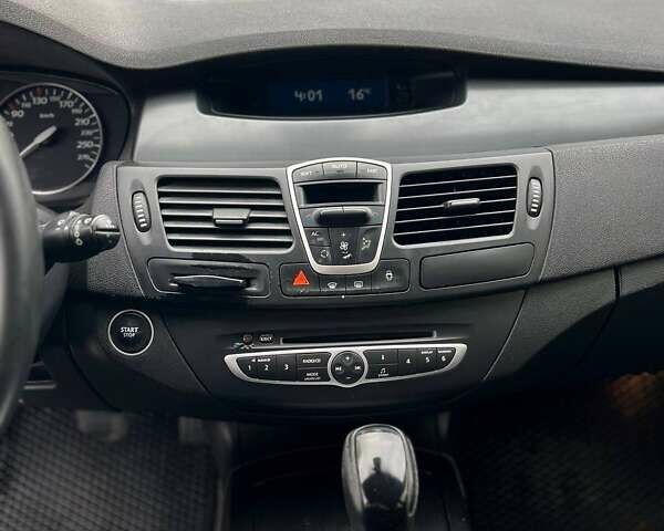 Серый Рено Лагуна, объемом двигателя 2 л и пробегом 314 тыс. км за 4999 $, фото 9 на Automoto.ua