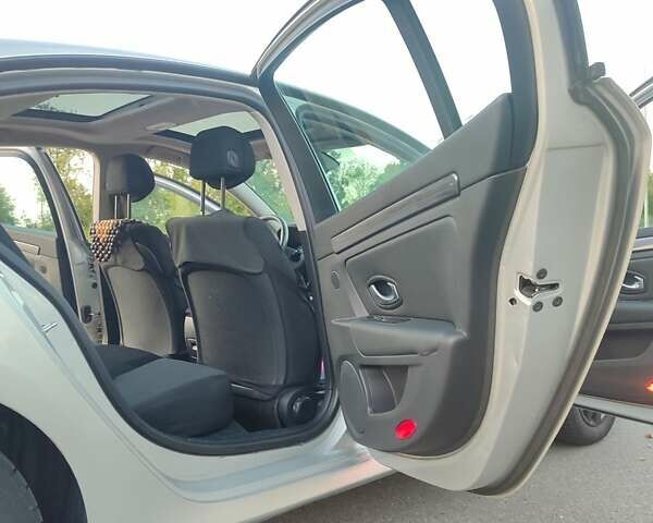 Серый Рено Лагуна, объемом двигателя 1.5 л и пробегом 277 тыс. км за 5850 $, фото 21 на Automoto.ua