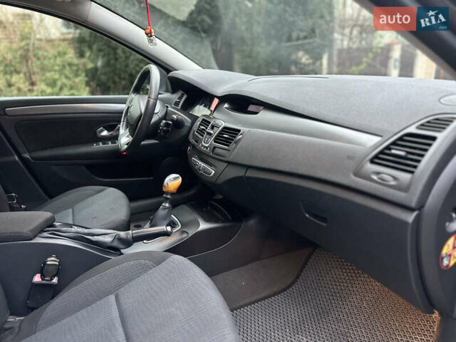 Серый Рено Лагуна, объемом двигателя 1.46 л и пробегом 272 тыс. км за 4600 $, фото 12 на Automoto.ua