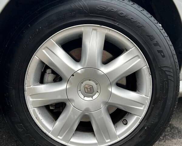 Серый Рено Лагуна, объемом двигателя 2 л и пробегом 314 тыс. км за 4999 $, фото 12 на Automoto.ua