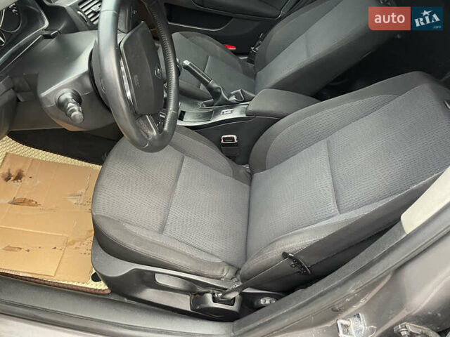 Сірий Рено Лагуна, об'ємом двигуна 1.46 л та пробігом 246 тис. км за 4777 $, фото 23 на Automoto.ua