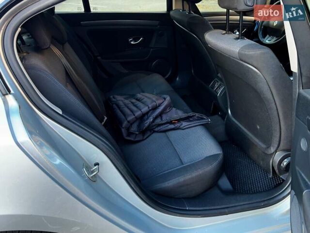 Серый Рено Лагуна, объемом двигателя 2 л и пробегом 314 тыс. км за 5350 $, фото 12 на Automoto.ua