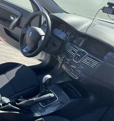 Сірий Рено Лагуна, об'ємом двигуна 2 л та пробігом 360 тис. км за 6200 $, фото 15 на Automoto.ua