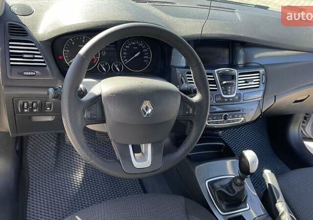 Сірий Рено Лагуна, об'ємом двигуна 2 л та пробігом 360 тис. км за 6200 $, фото 26 на Automoto.ua