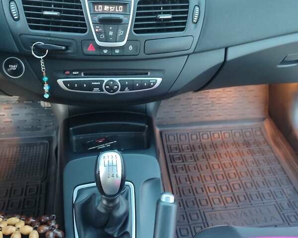 Серый Рено Лагуна, объемом двигателя 1.5 л и пробегом 277 тыс. км за 5850 $, фото 22 на Automoto.ua