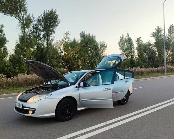 Серый Рено Лагуна, объемом двигателя 1.5 л и пробегом 277 тыс. км за 5850 $, фото 6 на Automoto.ua