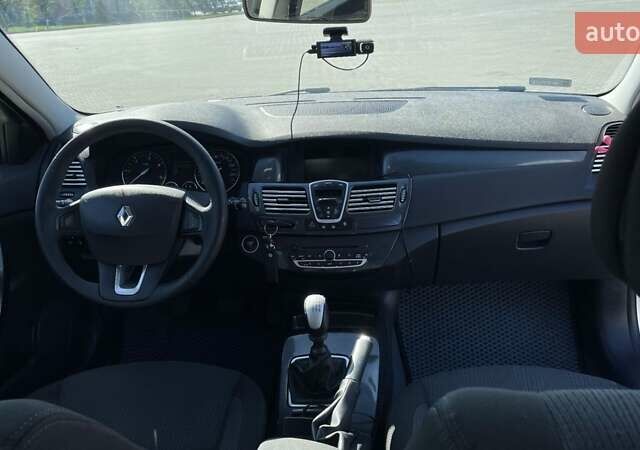 Сірий Рено Лагуна, об'ємом двигуна 2 л та пробігом 360 тис. км за 6200 $, фото 12 на Automoto.ua