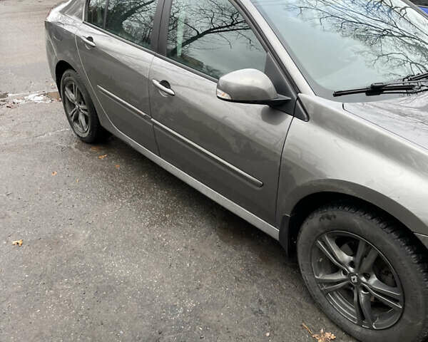 Серый Рено Лагуна, объемом двигателя 1.5 л и пробегом 370 тыс. км за 6000 $, фото 2 на Automoto.ua