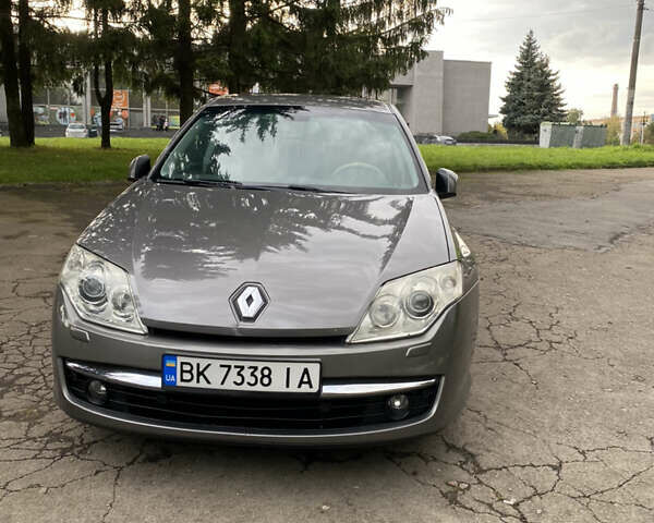 Серый Рено Лагуна, объемом двигателя 2 л и пробегом 314 тыс. км за 5999 $, фото 4 на Automoto.ua
