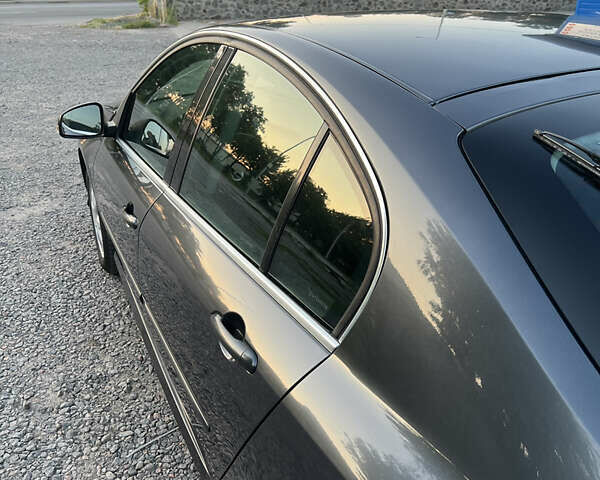 Серый Рено Лагуна, объемом двигателя 1.5 л и пробегом 256 тыс. км за 6000 $, фото 27 на Automoto.ua