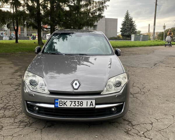 Серый Рено Лагуна, объемом двигателя 2 л и пробегом 314 тыс. км за 5999 $, фото 5 на Automoto.ua