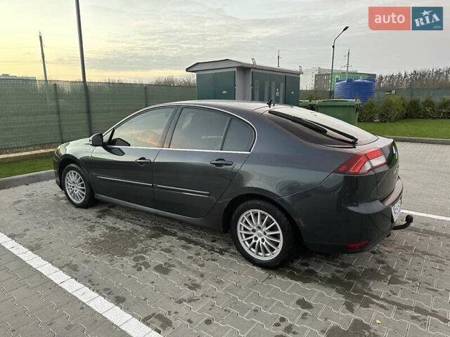 Серый Рено Лагуна, объемом двигателя 1.5 л и пробегом 241 тыс. км за 7100 $, фото 2 на Automoto.ua