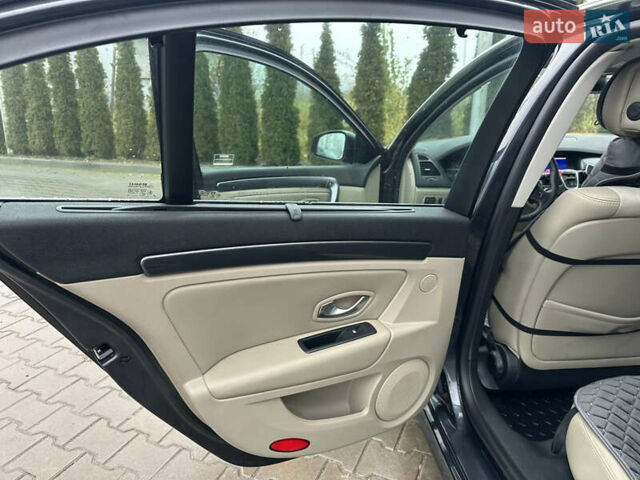 Серый Рено Лагуна, объемом двигателя 1.9 л и пробегом 230 тыс. км за 10000 $, фото 23 на Automoto.ua