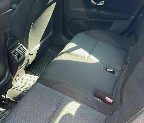 Серый Рено Лагуна, объемом двигателя 1.5 л и пробегом 232 тыс. км за 6400 $, фото 6 на Automoto.ua