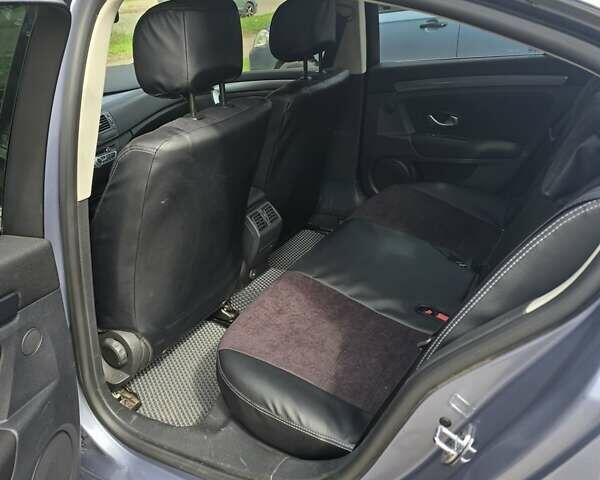 Серый Рено Лагуна, объемом двигателя 1.5 л и пробегом 310 тыс. км за 5300 $, фото 1 на Automoto.ua