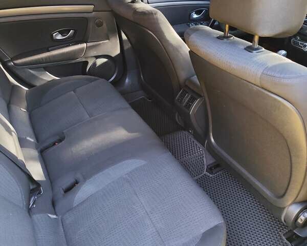 Сірий Рено Лагуна, об'ємом двигуна 1.5 л та пробігом 277 тис. км за 5800 $, фото 3 на Automoto.ua