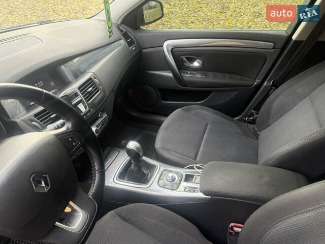 Серый Рено Лагуна, объемом двигателя 1.46 л и пробегом 340 тыс. км за 4600 $, фото 6 на Automoto.ua