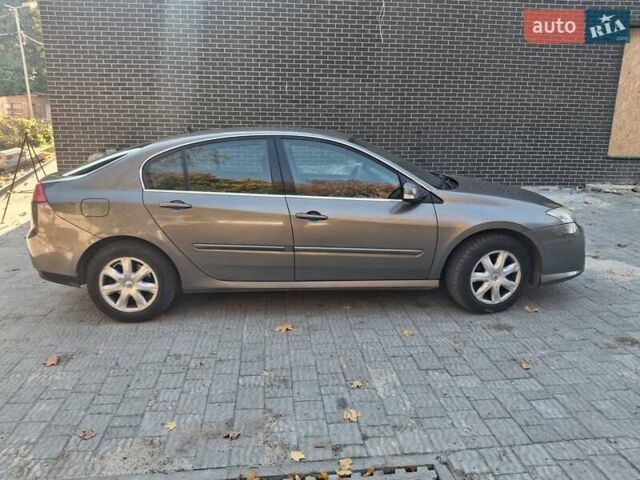 Рено Лагуна 2010 в Львове на Automoto.ua Серый Рено Лагуна, объемом двигателя 1.46 л и пробегом 273 тыс. км за 5300 $, фото 8 на Automoto.ua
