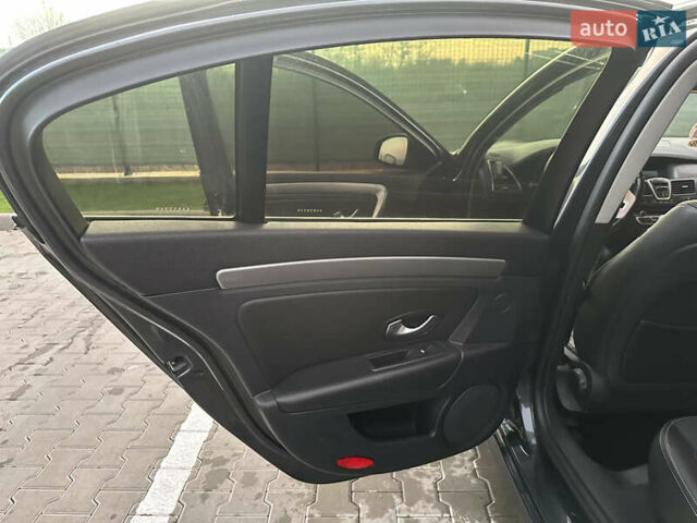 Серый Рено Лагуна, объемом двигателя 1.5 л и пробегом 241 тыс. км за 7100 $, фото 26 на Automoto.ua